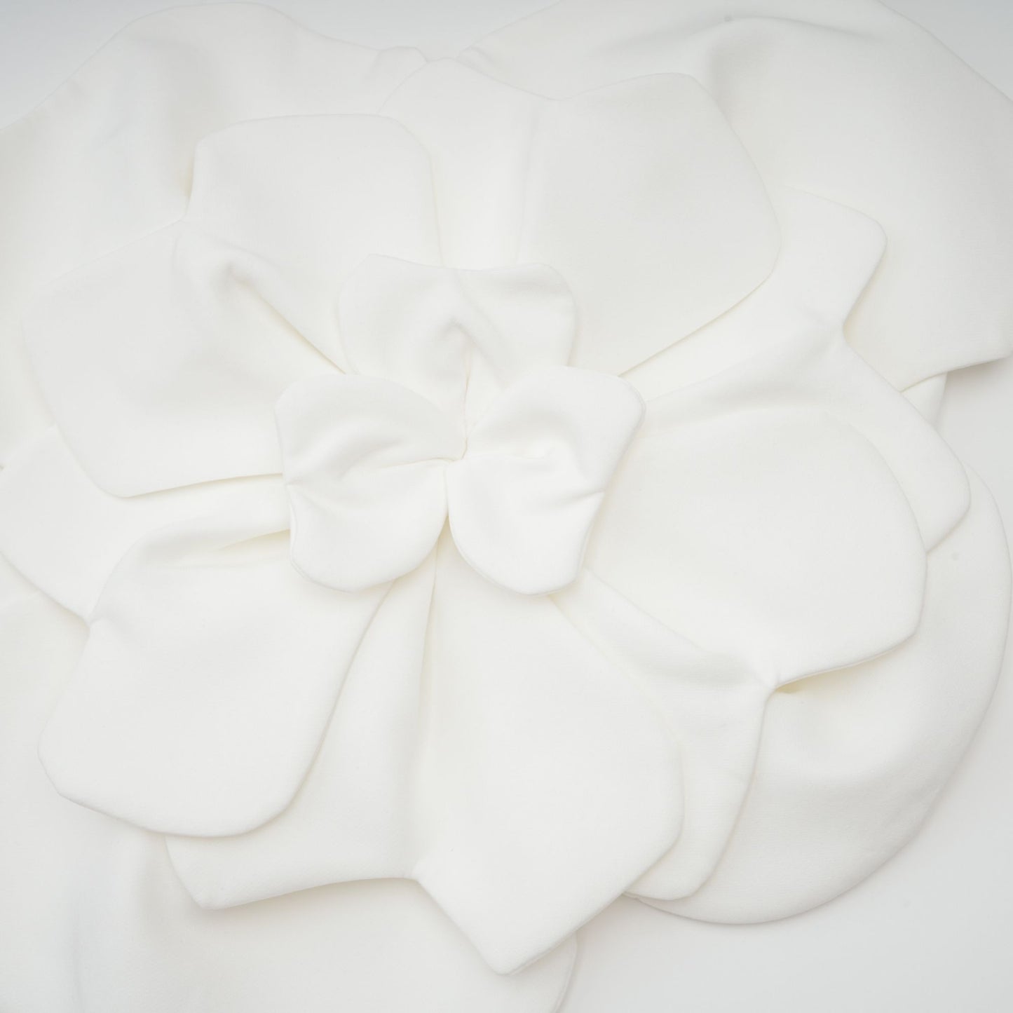Pénélope White Floral Off-Shoulder Top